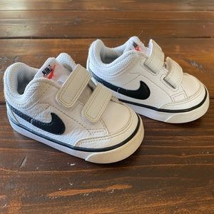 Nike size 4c shoes